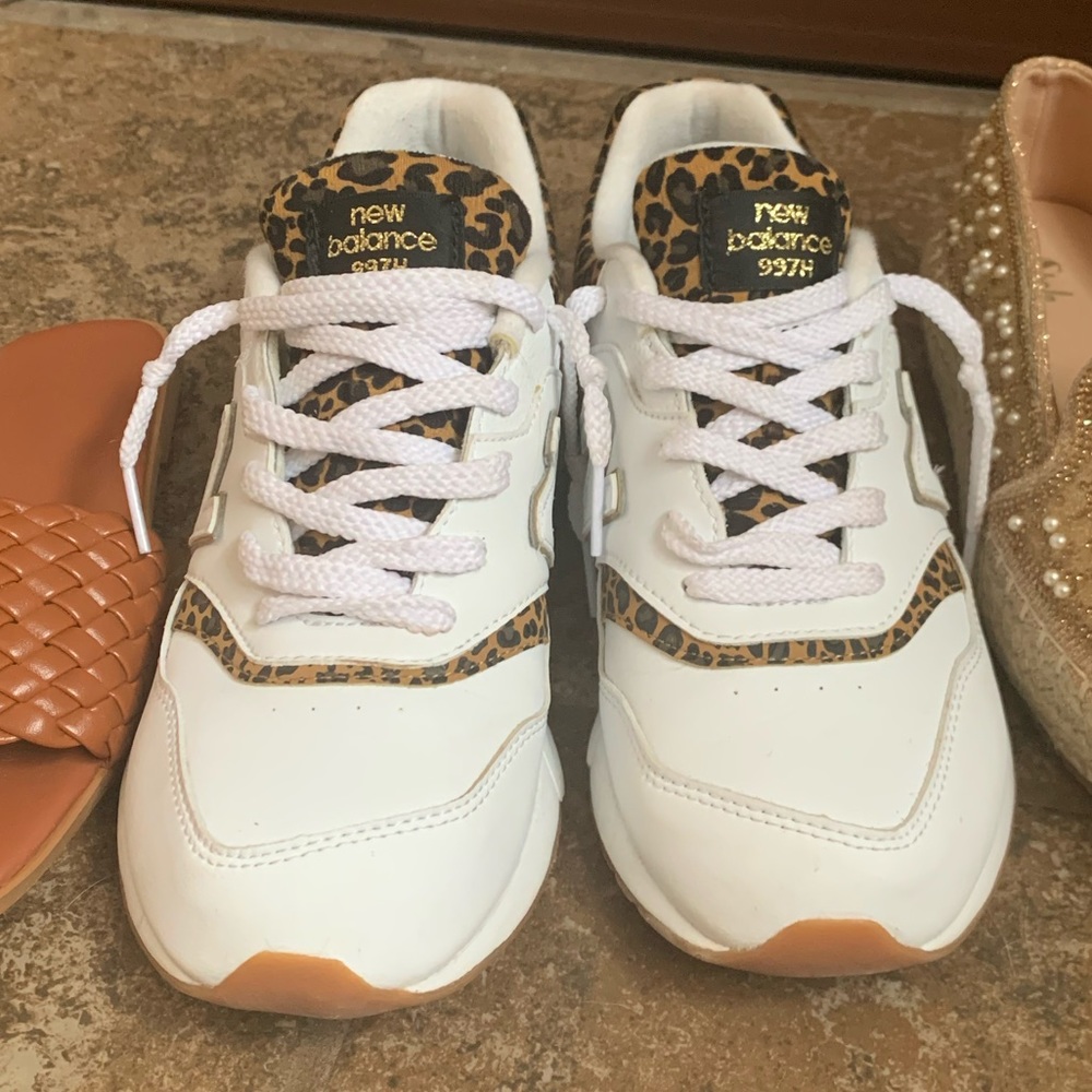 New Balance Leopard print sneakers! Only worn a few times. Used but like new!!!